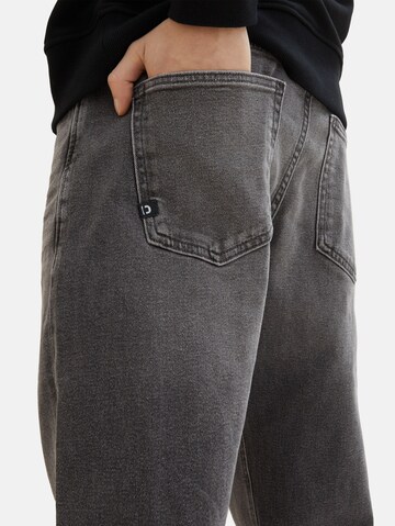 TOM TAILOR DENIM Loosefit Jeans in Grau