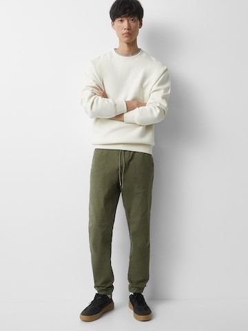 Tapered Pantaloni de la Pull&Bear pe verde