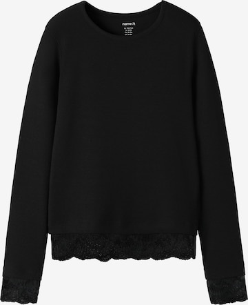 NAME IT - Camiseta en negro: frente