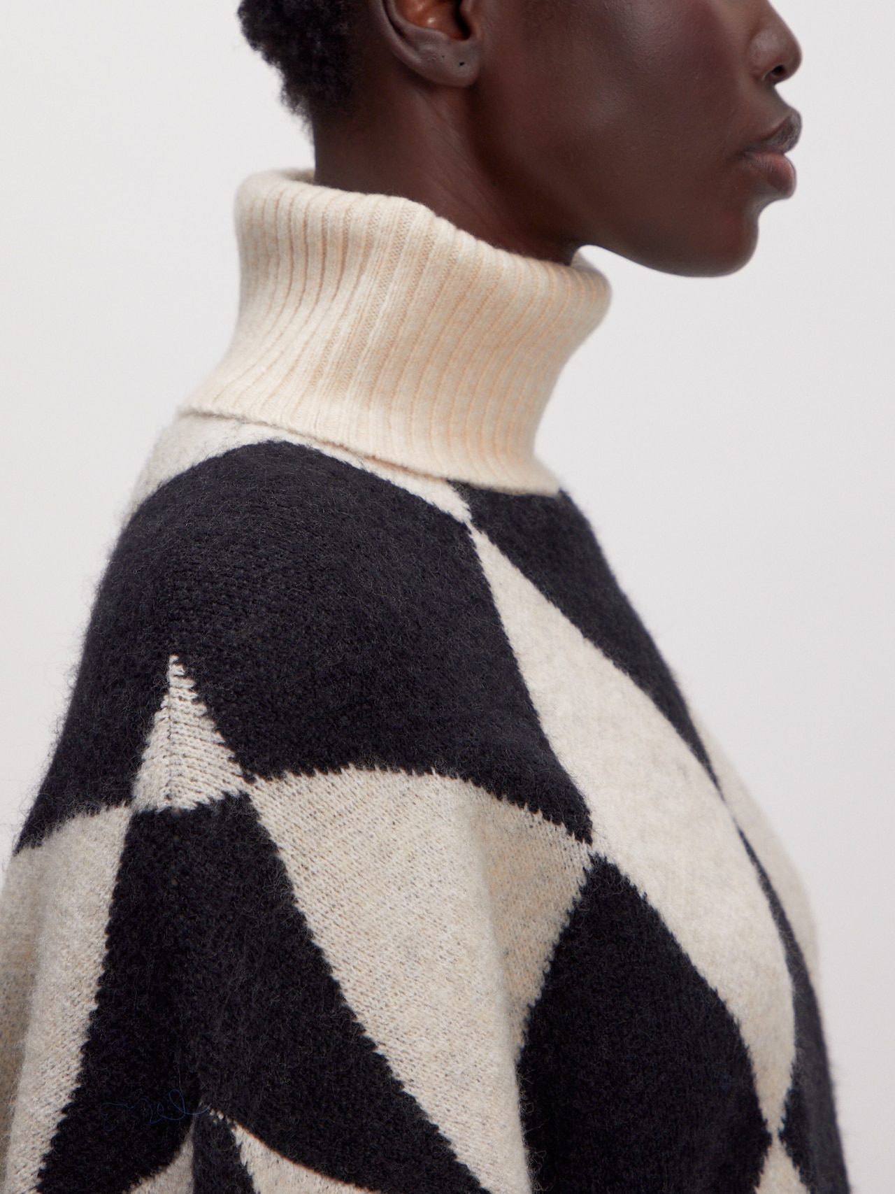 EDITED Nieuwigheden Trui 'Lahela' Beige