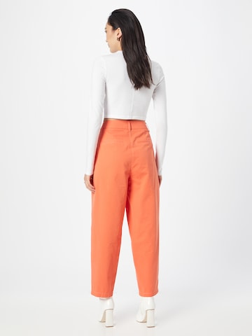 MSCH COPENHAGEN Tapered Pleat-Front Pants in Orange