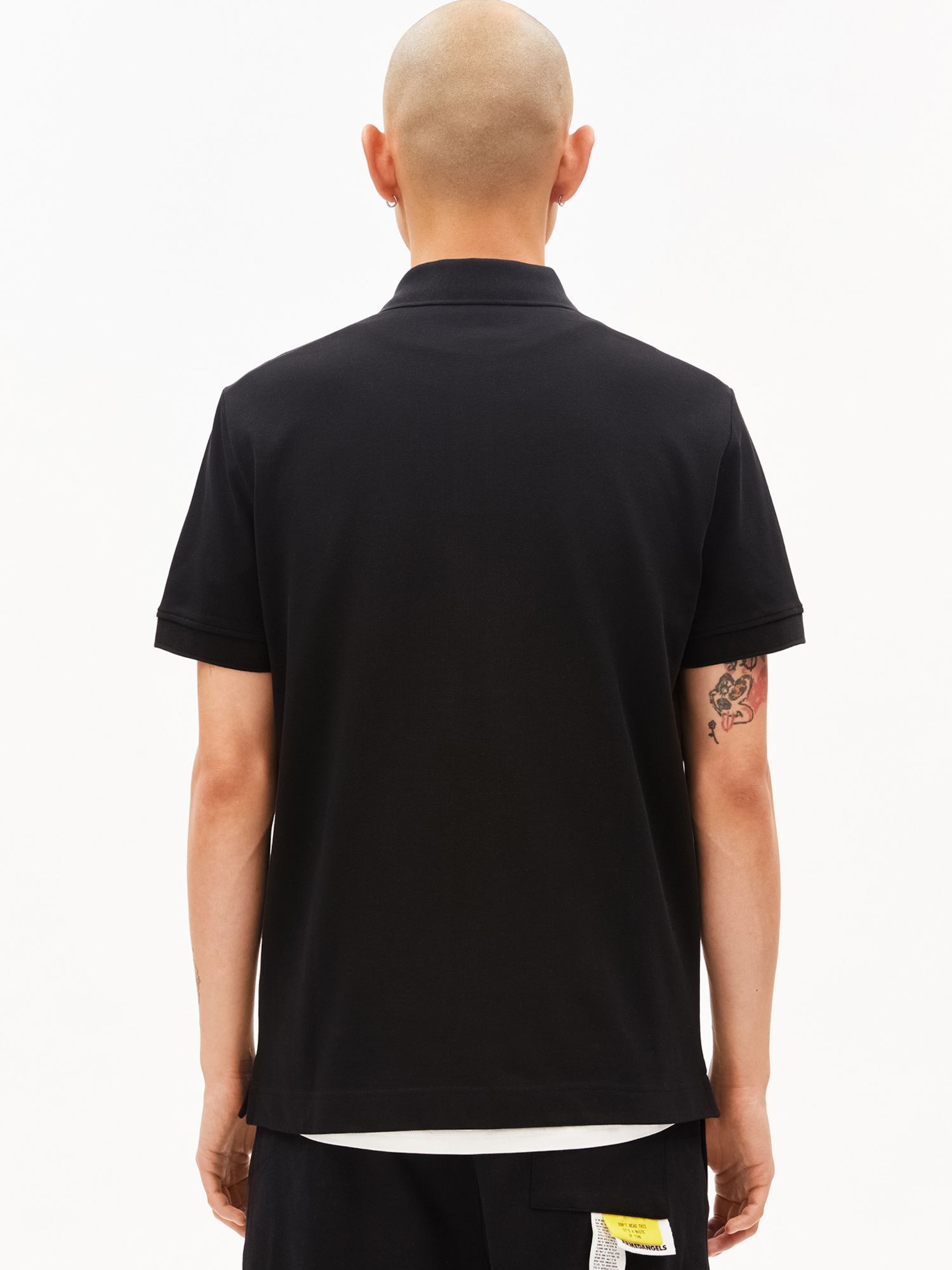 ARMEDANGELS Polo- Shirt in Schwarz: Vorderseite
