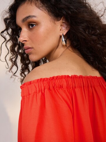 Next Blouse in Red