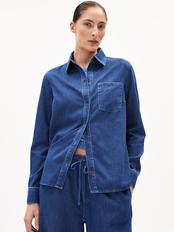 ARMEDANGELS Blouse in Blauw: voorkant