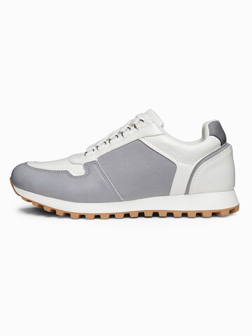 Sneaker bassa di Ombre in grigio
