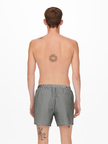 Pantaloncini da bagno 'ONSTed' di Only & Sons in grigio