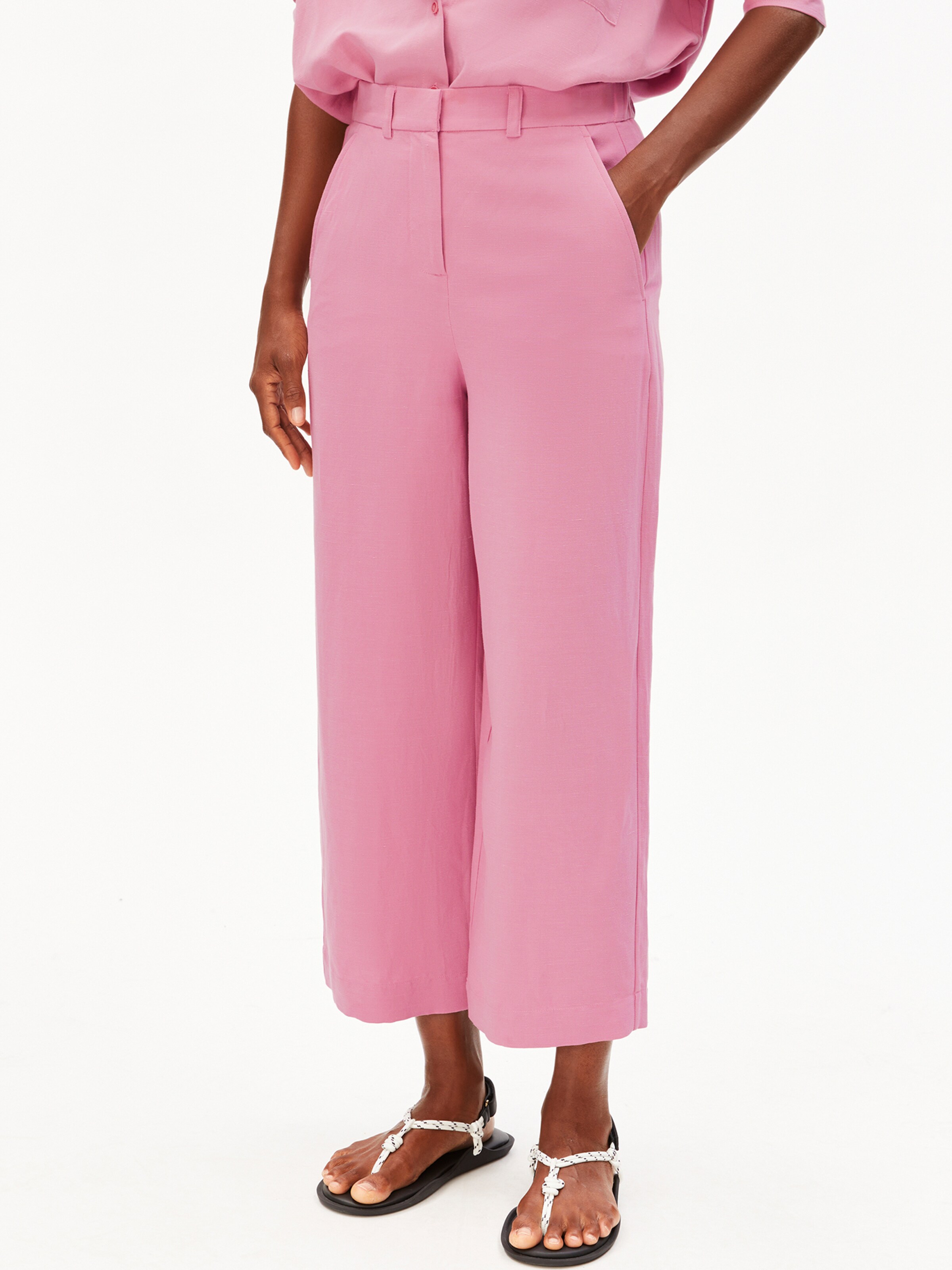 Loosefit Pantalon ARMEDANGELS en rose : devant