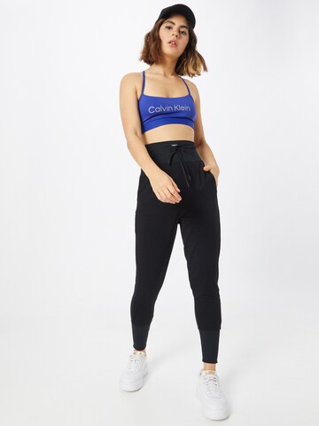 Effilé Pantalon Calvin Klein Sport en noir