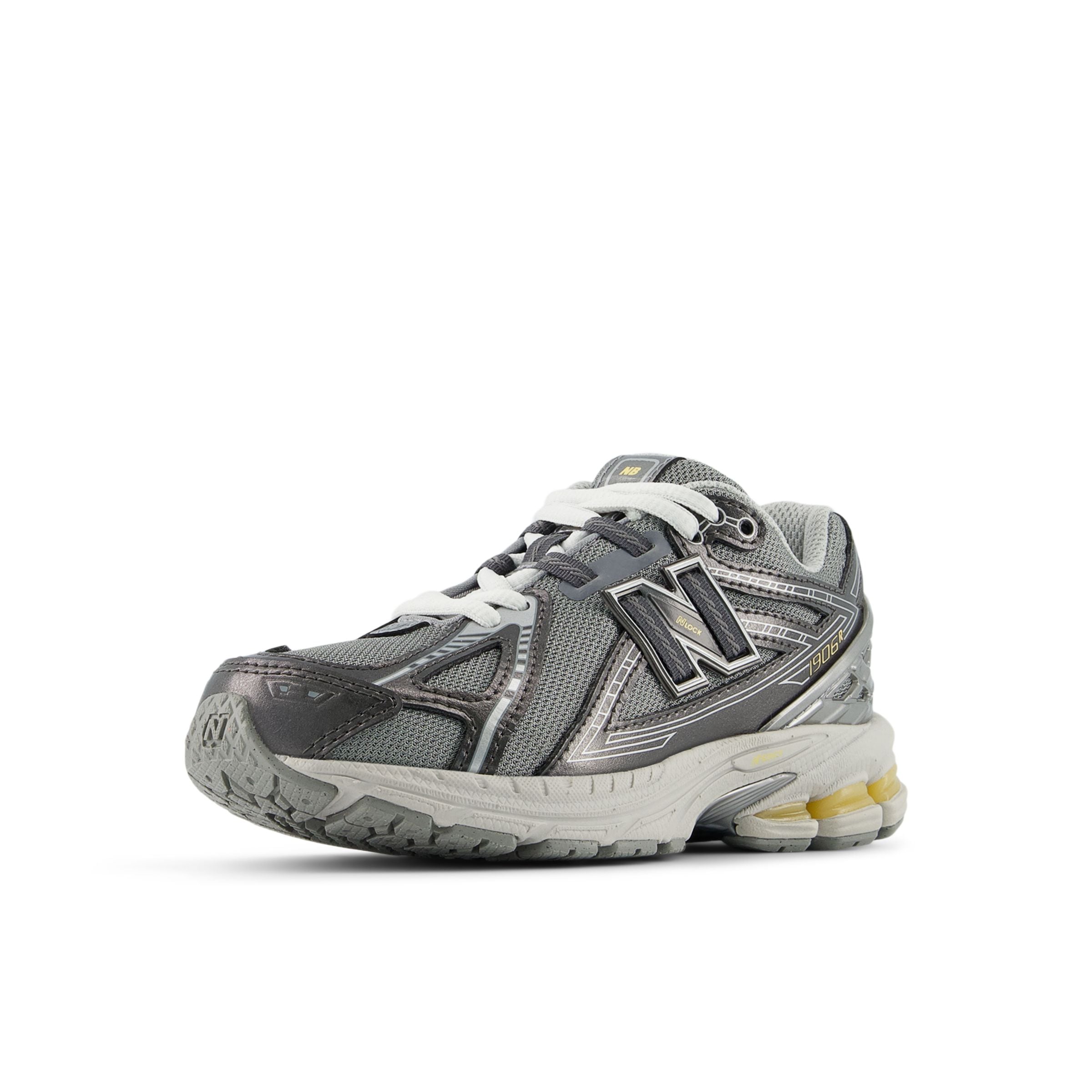 new balance Trainers '1906' in Grey: front