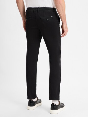 Coupe slim Pantalon chino 'Dylan' Finshley & Harding en noir