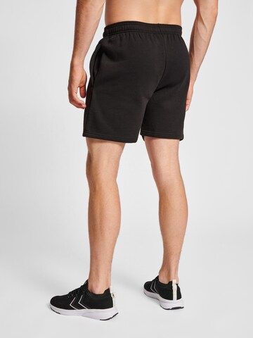 Hummel Regular Shorts in Schwarz