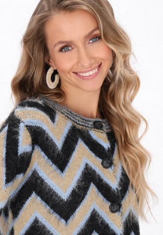 IZIA Neuletakki värissä musta