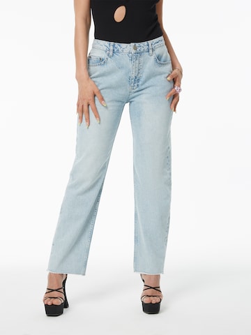 ABOUT YOU x Alina Eremia Regular Jeans 'Leona' in Blue: front