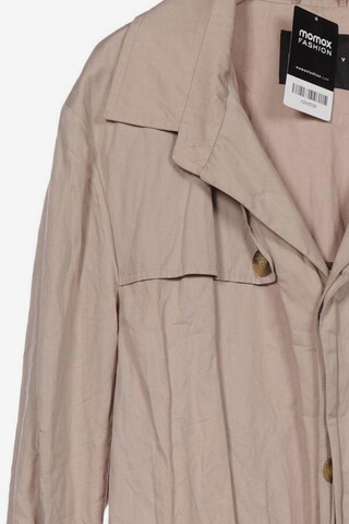 Sisley Jacket & Coat in M-L in Beige