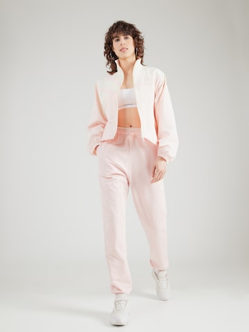 Geacă de primăvară-toamnă de la Reebok pe roz