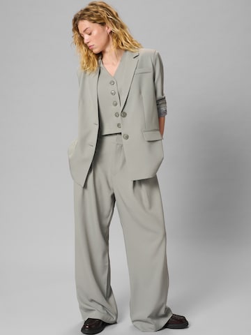 My Essential Wardrobe Блейзър 'Emmy' в сиво