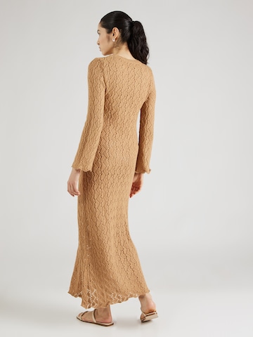 Monki - Vestido de punto en beige