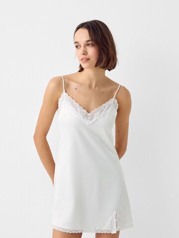 Robe Bershka en blanc : devant