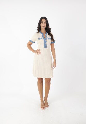 Robes en maille Elara en beige : devant