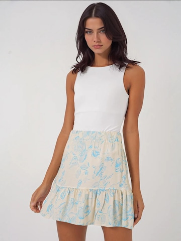 Bigdart Rok in Wit: voorkant