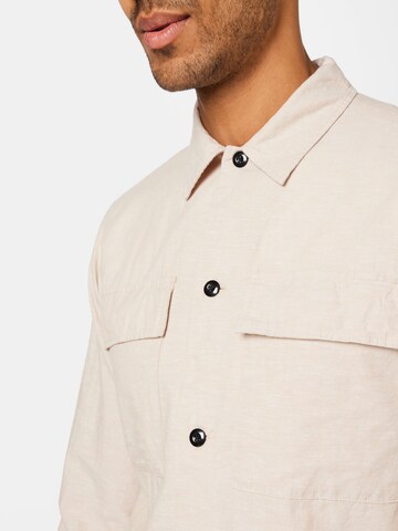 Coupe regular Chemise 'BERLIN' SELECTED HOMME en beige