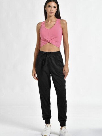 Tapered Pantaloni sportivi di DEHA in nero