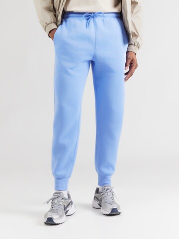 Nike SportswearTapered Hlače 'CLUB' - plava boja: prednji dio