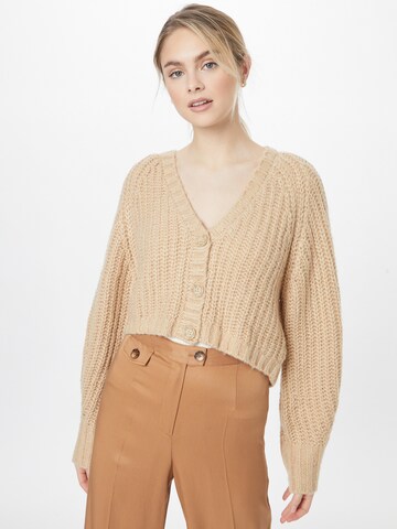 NA-KD Strickjacke in Beige: Vorderseite