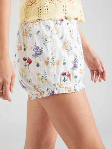 regular Pantaloni di TOPSHOP in bianco