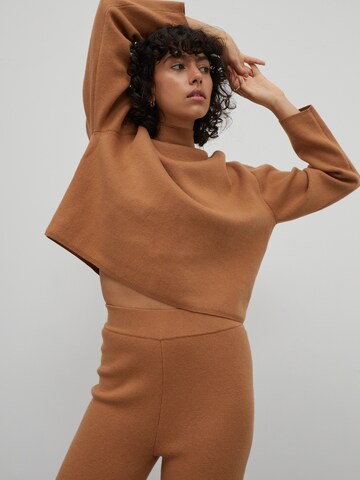 EDITED Flared Παντελόνι σε καφέ