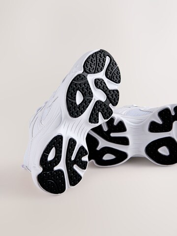 Next Кроссовки в Белый