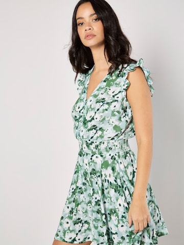 Robe ' ' Apricot en vert