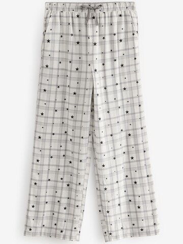 Pijama de la Next pe gri