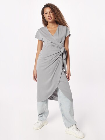 Robe Monki en gris : devant