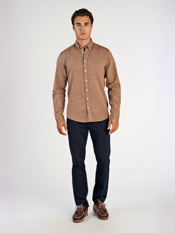 Coupe regular Chemise Lindbergh en marron