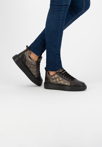 Mysa Sneaker  'Lanthe' in Bronze: Vorderseite