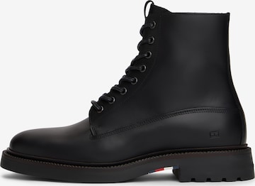TOMMY HILFIGER Ботинки на шнуровке в Черный: спереди