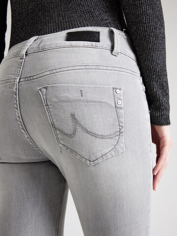 Slimfit Jeans 'MOLLY' di LTB in grigio