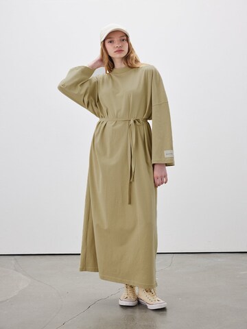 MANUKA Dress in Yellow: front