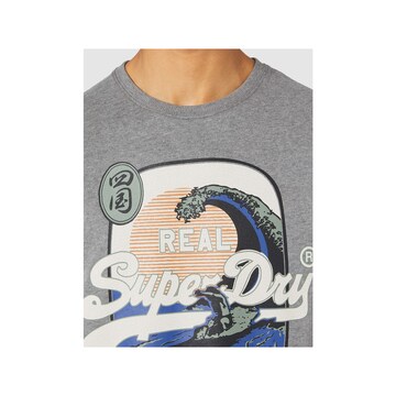 Superdry T-Shirt in Grau