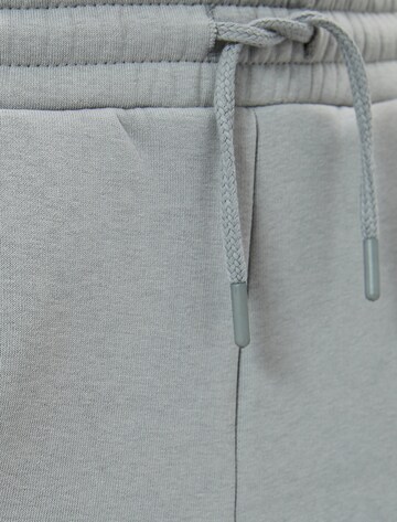 Koton Tapered Broek in Grijs