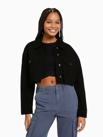 Bershka Jacke in Schwarz: predná strana