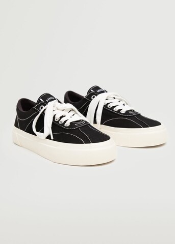 Sneaker low 'Cali' de la MANGO pe negru