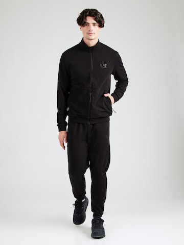 EA7 Emporio Armani Тренировочный костюм в Черный: спереди