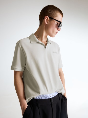 Bershka Poloshirt in Grau