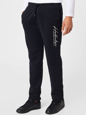 HOLLISTER Regular Pants in Black: front