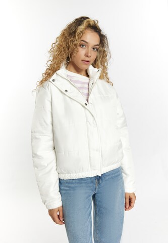 MYMO Between-Season Jacket in White: front