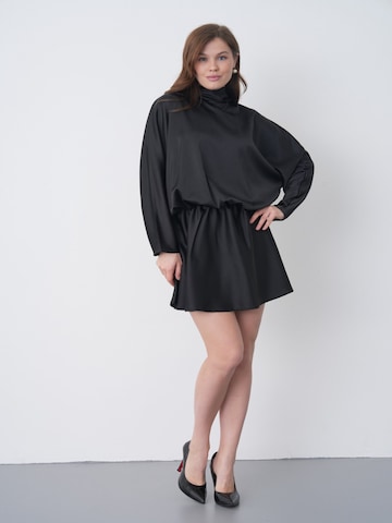 WOMAN VISION Šaty – černá