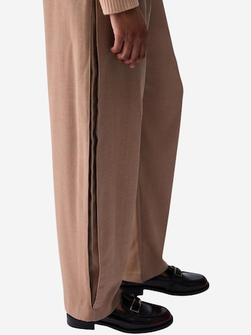Liu Jo - Pierna ancha Pantalón 'WF6087 T732A' en beige
