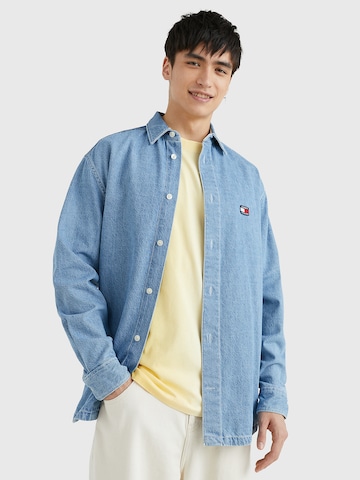 Tommy Jeans Comfort fit Button Up Shirt in Blue: front